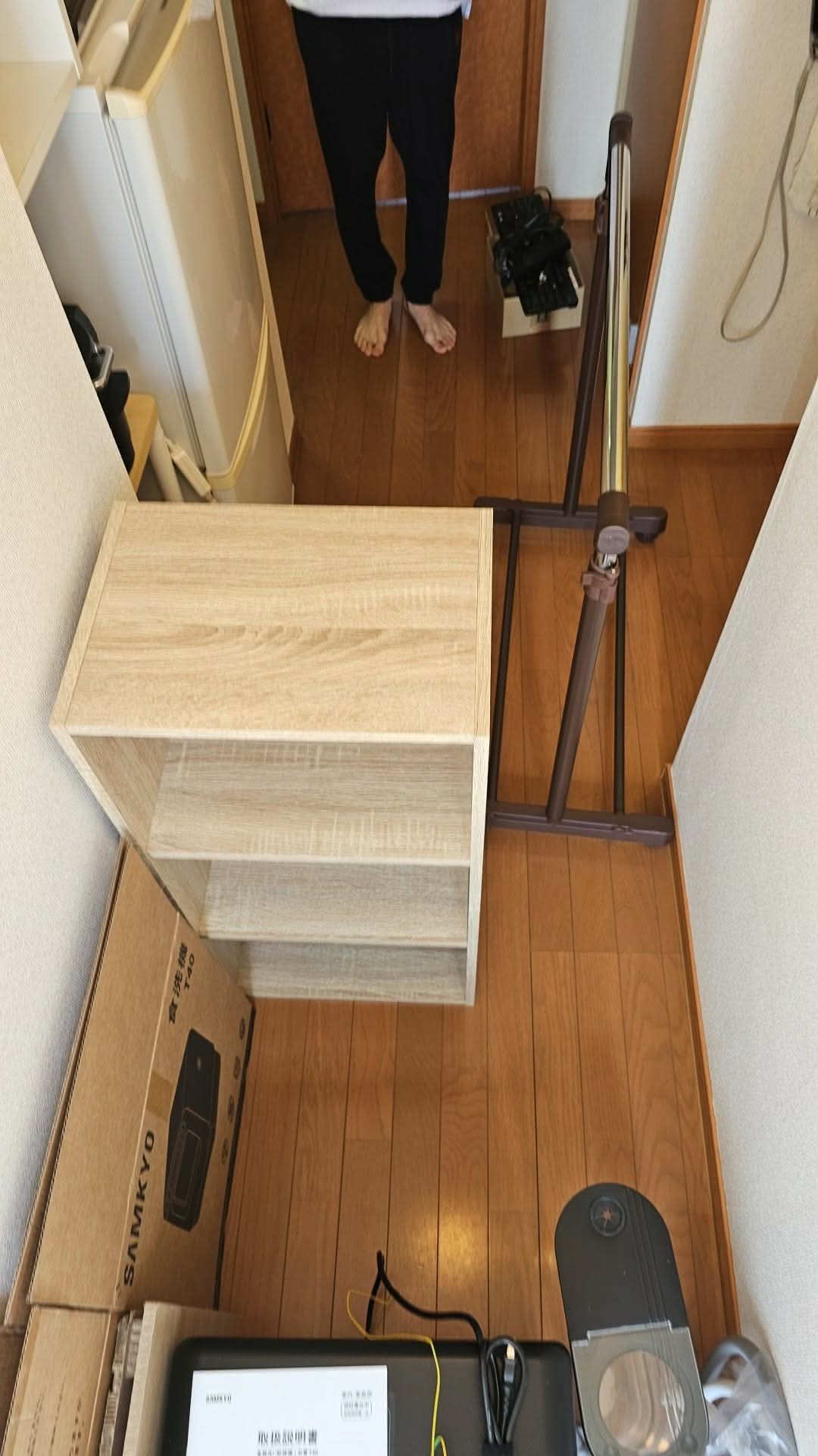 群馬県で販売・買取している中古冷蔵庫・洗濯機などの家電と家具が並ぶ店内
